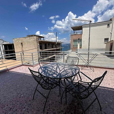 Beach Front Apartment Nea Palatia Exterior photo